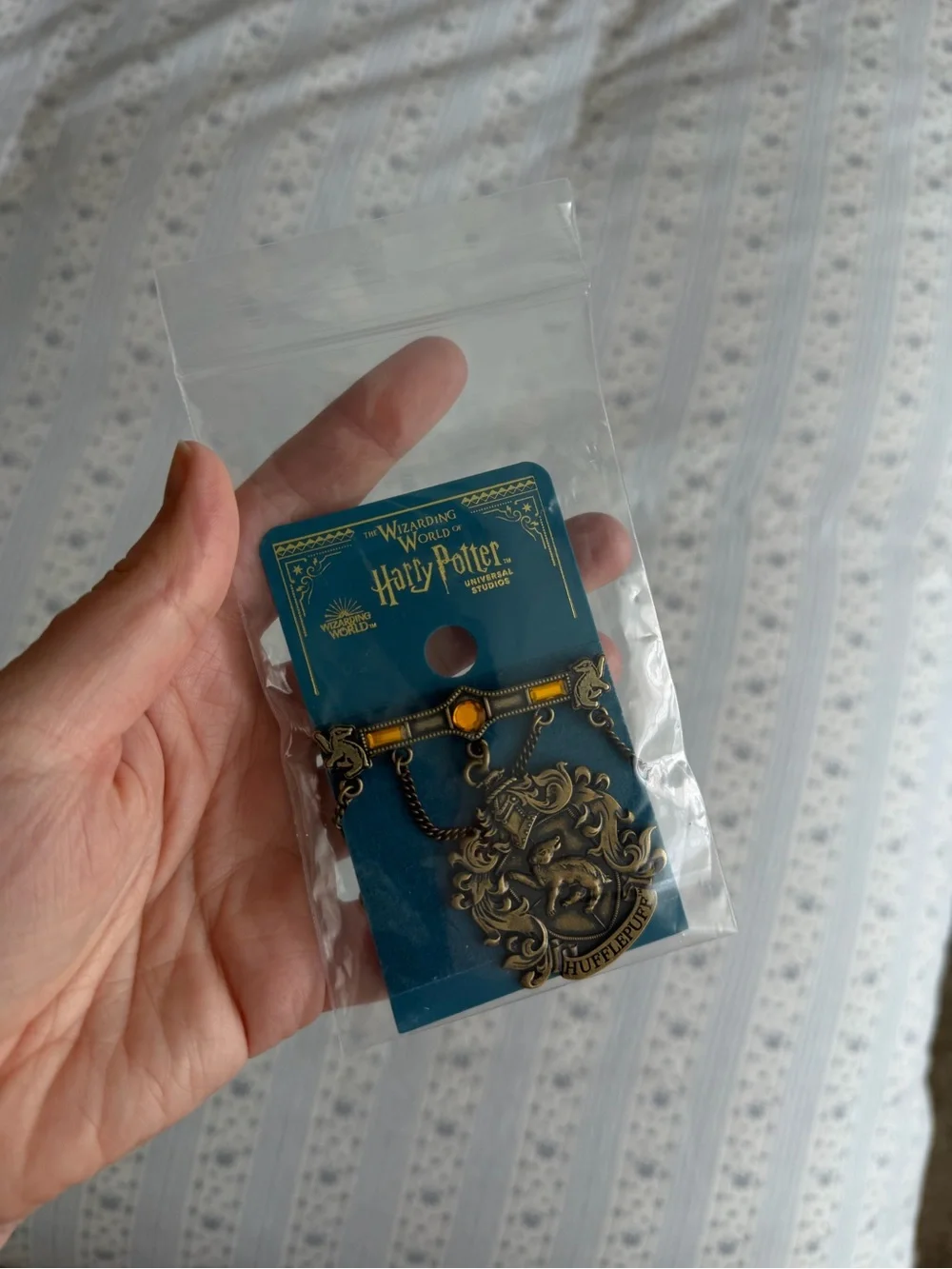 Wizarding World | Harry Potter Hufflepuff Chatelaine Crest Brooch Pin NWT